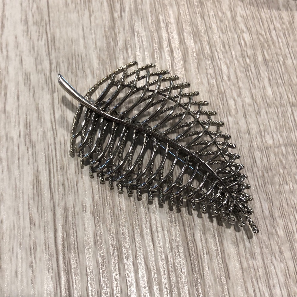 Silver Leaf Brooch. Stamped S.H.P. - Picture 5 of 13
